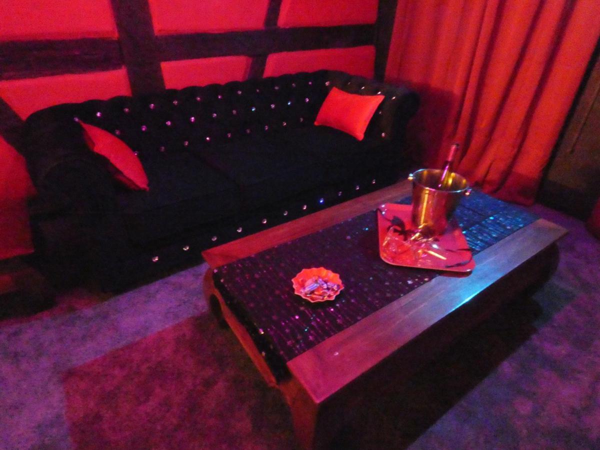 Love Room Le Rouge Et Noir Barr Exteriér fotografie
