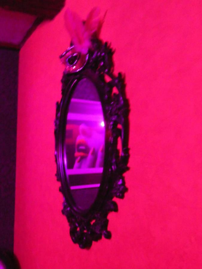 Love Room Le Rouge Et Noir Barr Exteriér fotografie