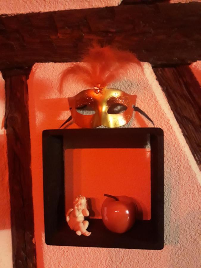 Love Room Le Rouge Et Noir Barr Exteriér fotografie