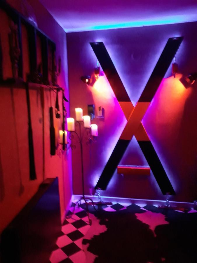 Love Room Le Rouge Et Noir Barr Exteriér fotografie