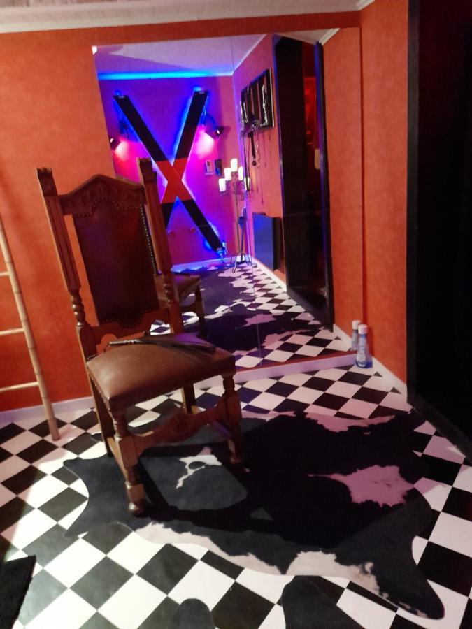Love Room Le Rouge Et Noir Barr Exteriér fotografie