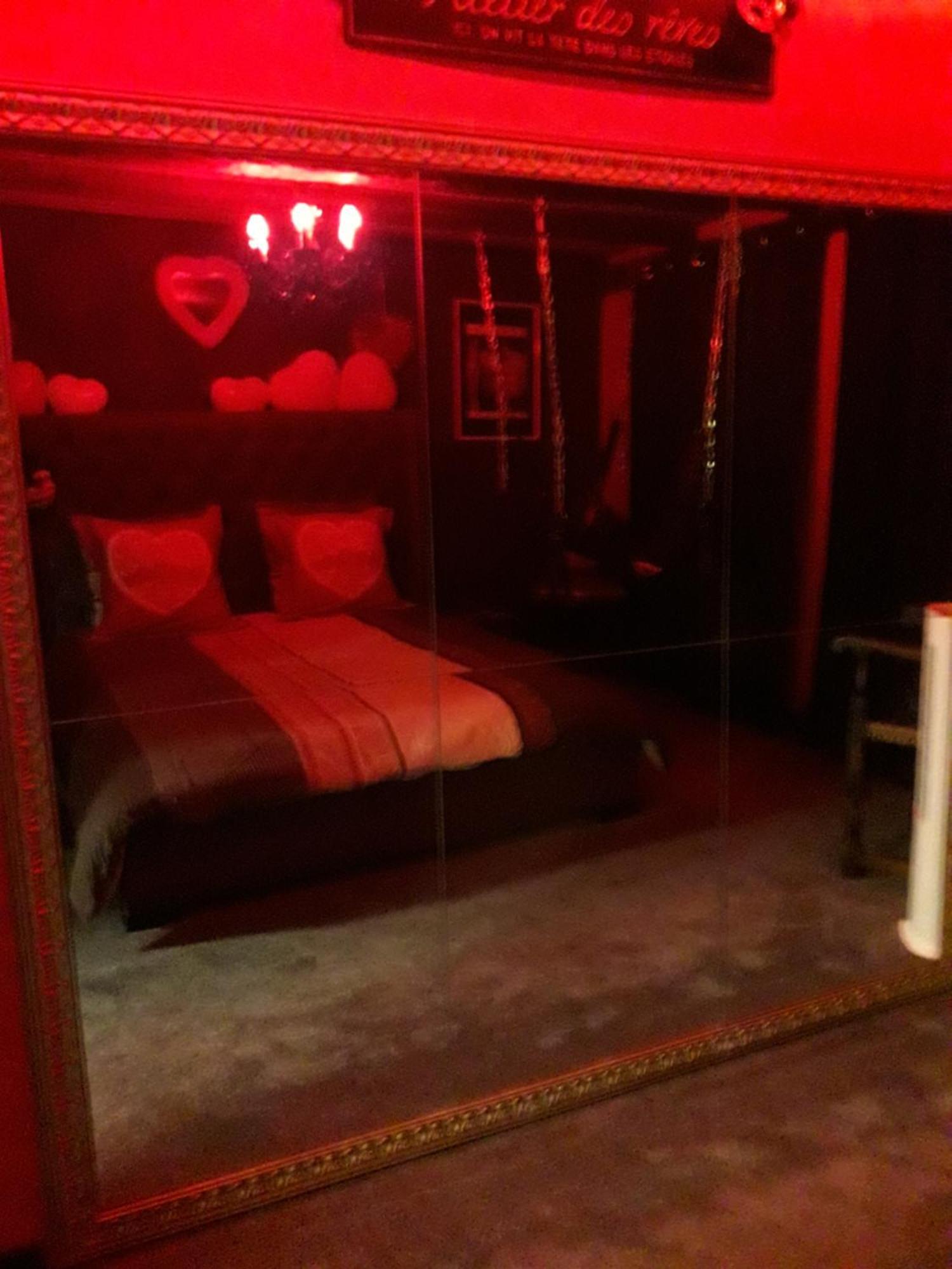 Love Room Le Rouge Et Noir Barr Exteriér fotografie