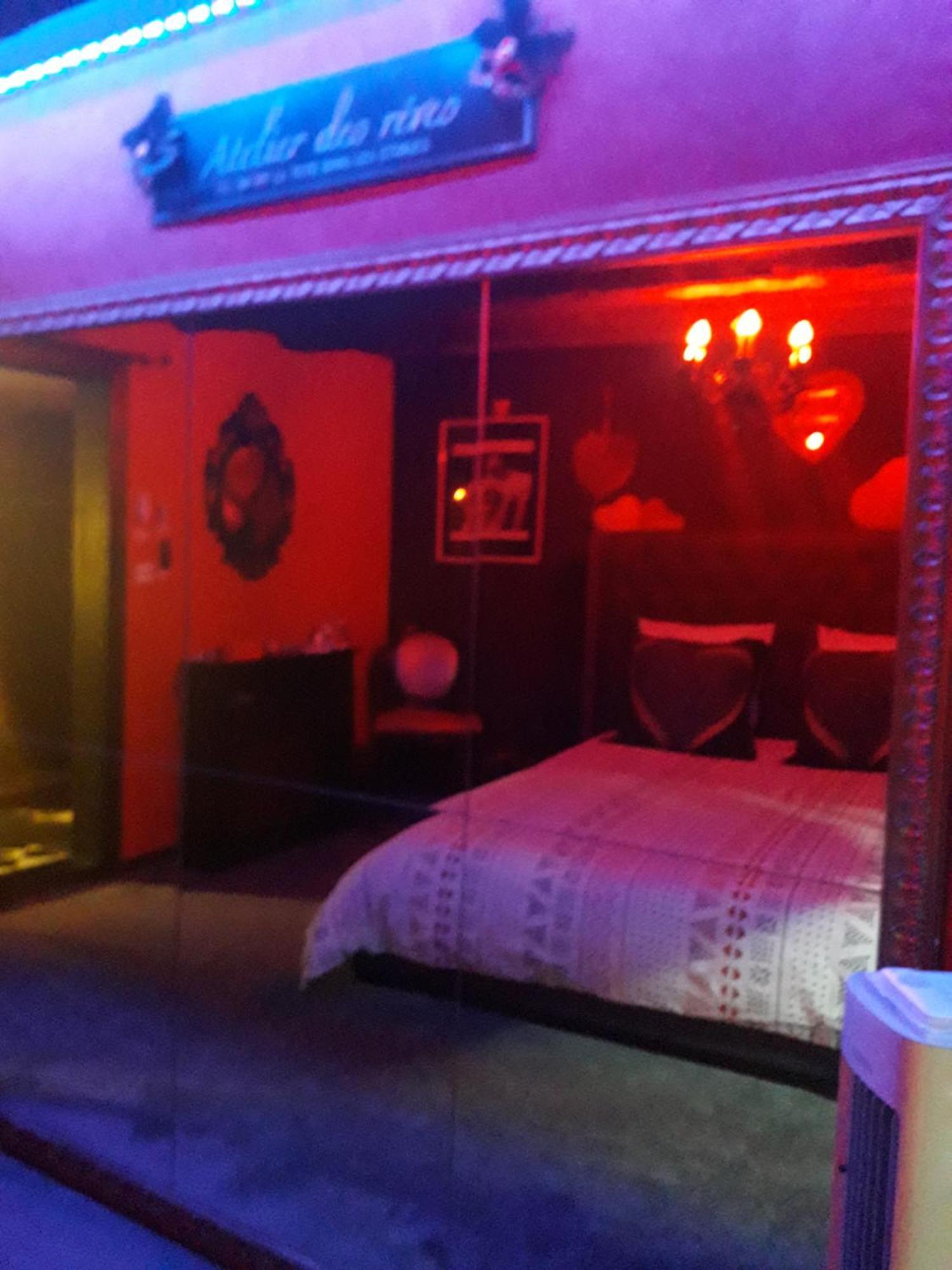 Love Room Le Rouge Et Noir Barr Exteriér fotografie