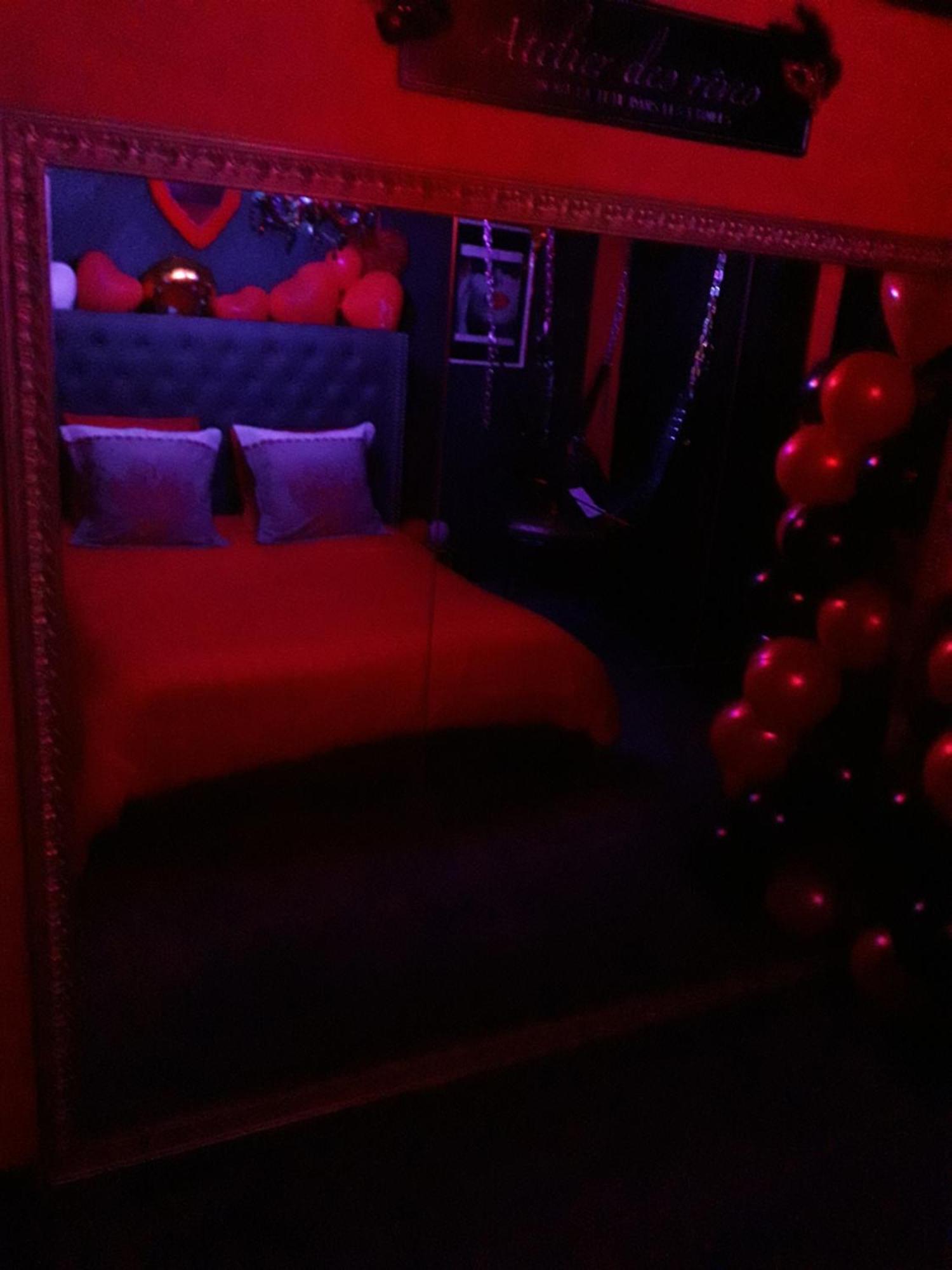 Love Room Le Rouge Et Noir Barr Exteriér fotografie